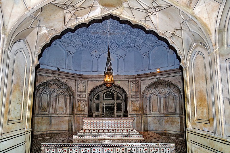 File:Tomb of Salim Nuruddin Jahangir Khan Lahore Pakistan.jpg