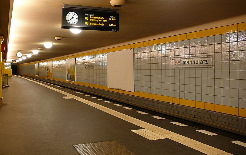 File:UBahnhf-HermannplatzU8.JPG