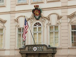 US ambasada Praga agloleono 2849.JPG