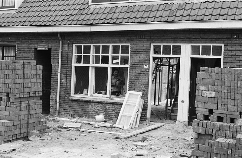 File:Uitenboschstraat 78, voorgevel. Verbouwwerkzaamheden. - FO1016393 - RAA Elsinga.jpg