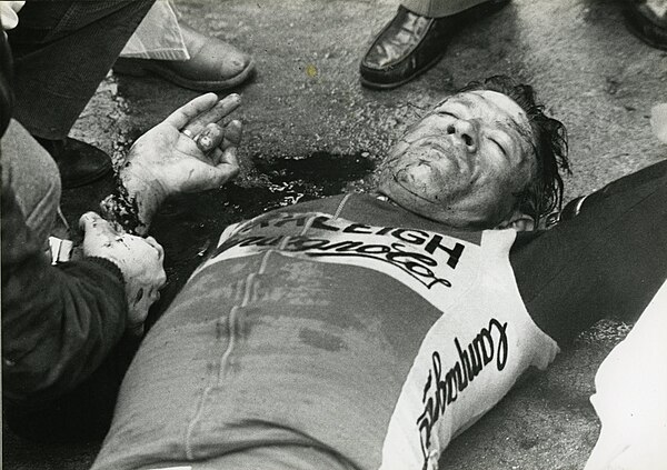 Knetemann after the crash at 1983 Dwars door België (collection KOERS Museum of Cycle Racing)