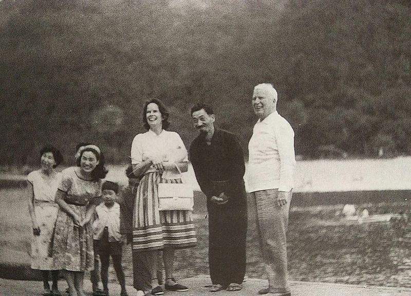 File:Visited the family and Ukai sightseeing Chaplin.jpg