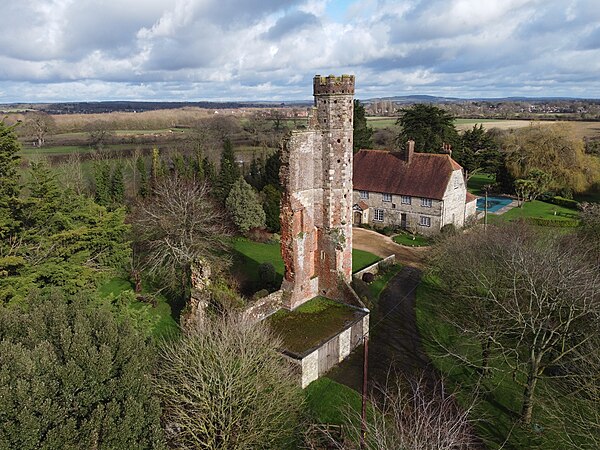 Warblington Castle, where Tommy hang glides