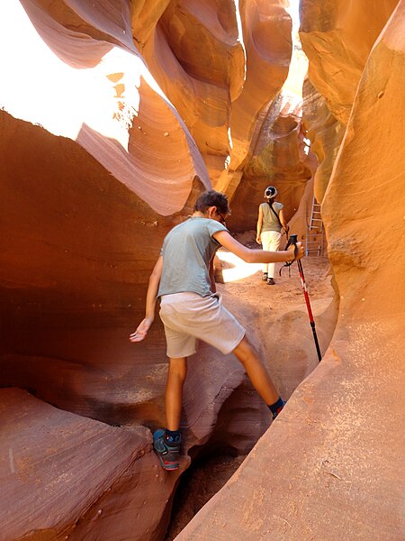 File:Water Holes Canyon, Page (31848117468).jpg