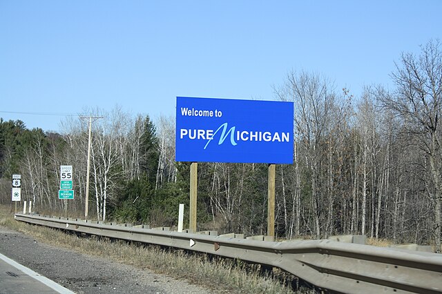 Welcome sign along US 8