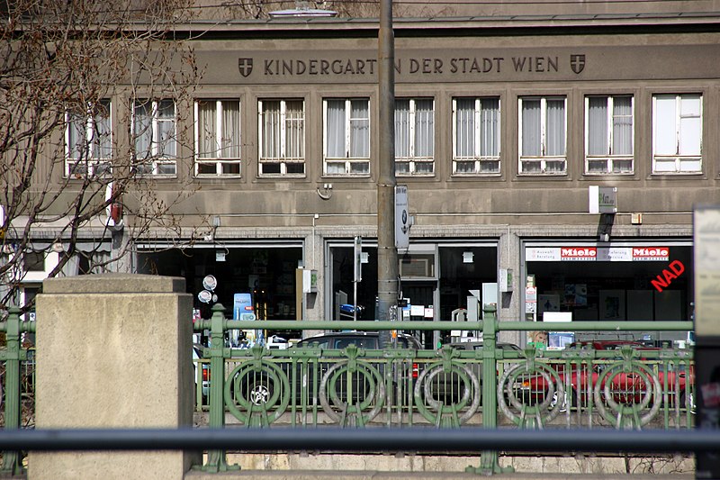 File:Wien-Schwedenplatz-28-Kindergarten-2008-gje.jpg