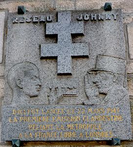 Plaque commémorative de la première émission de radio clandestine émise par le « réseau Jhonny » à destination de Londres.