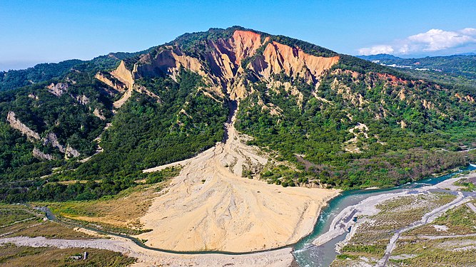 Huoyan Mountain : The well-know badlands in Taiwan Photograph: User:Jamiechiou