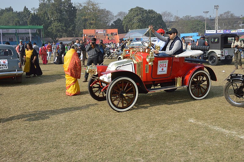 File:1906 Renault Freres - 8 hp - 2 cyl - Kolkata 2018-01-28 0950.JPG