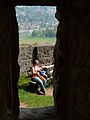 Blick aus Burg Schadeck auf die Vorburg und Neckarsteinach