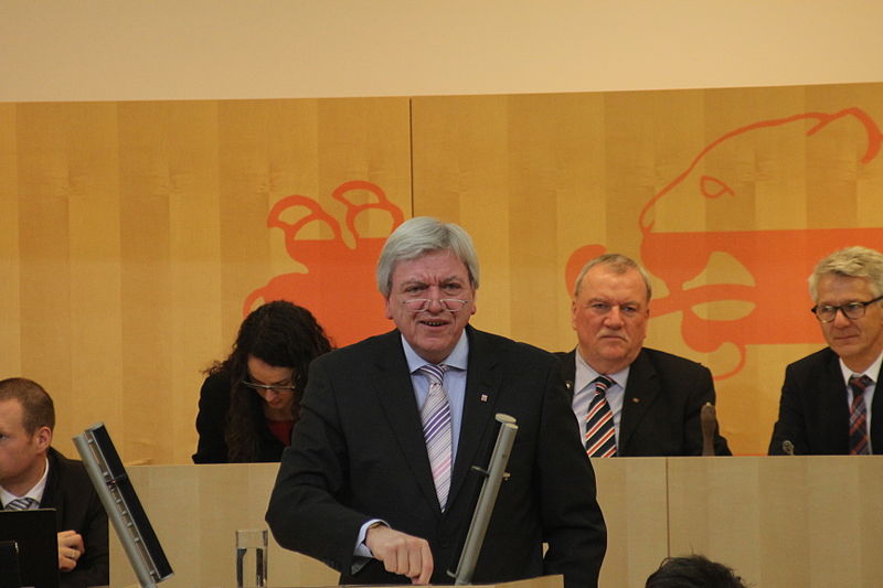 File:2013-02-28 - Volker Bouffier - Landtag - 3663.JPG