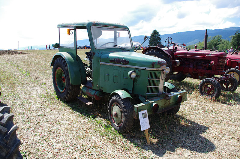 File:3ème Salon des tracteurs anciens - Moulin de Chiblins - 18082013 - Tracteur Bührer BDI 4 10 - 1965 - droite.jpg