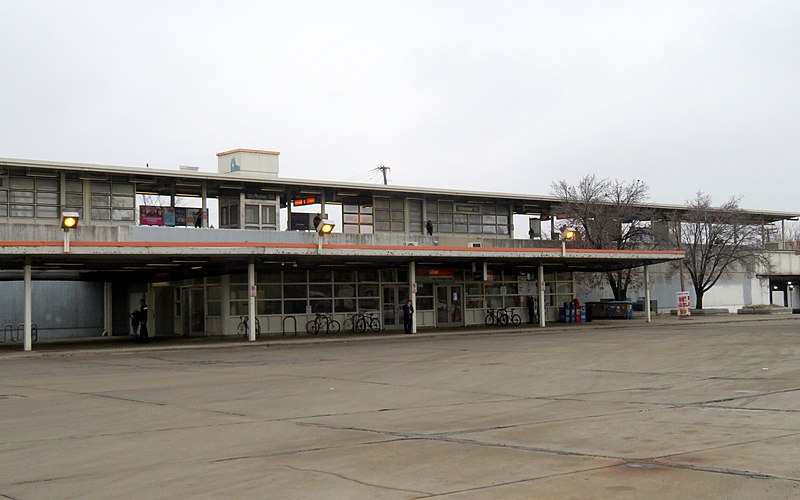 File:35th Archer station from bus terminal, December 2018.JPG