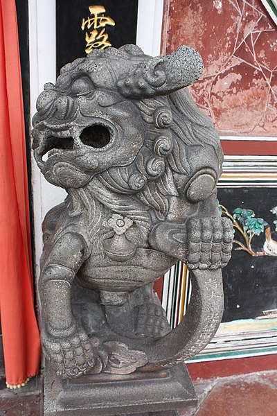 File:A stone statue guarding the Cheng Hoon Teng temple.jpg