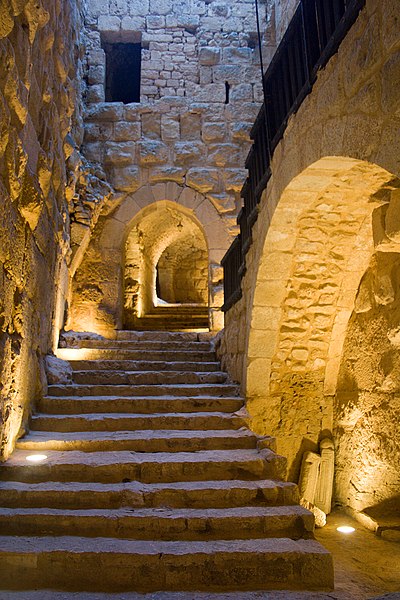 صورة:Ajlun Castle Steps.jpg