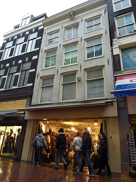 File:Amsterdam - Nieuwendijk 110.JPG