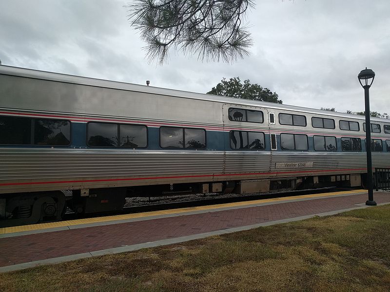 File:Amtrak Silver Meteor 98 at Winter Park Station (31433290982).jpg