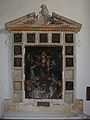 Altare in stucco dedicato alla Madonna del Rosario