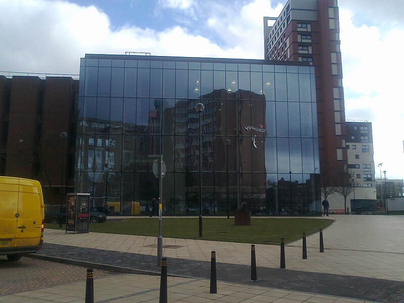 File:Aston University Library 20110211.jpg