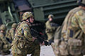 חייל אוסטרלי מחזיק FN Minimi
