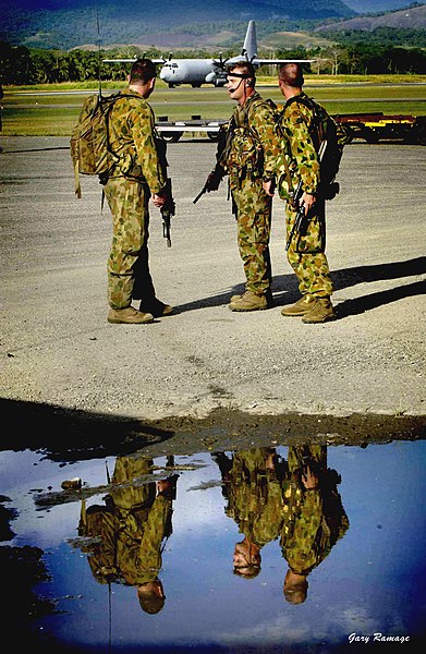 File:Australian soldiers arrive at Honiara, Solomon Islands in July 2003.jpg