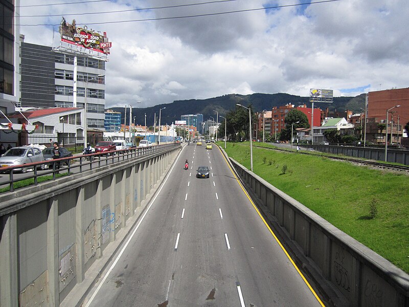 File:Av NQS Viaducto carrera 15 calle 100.JPG