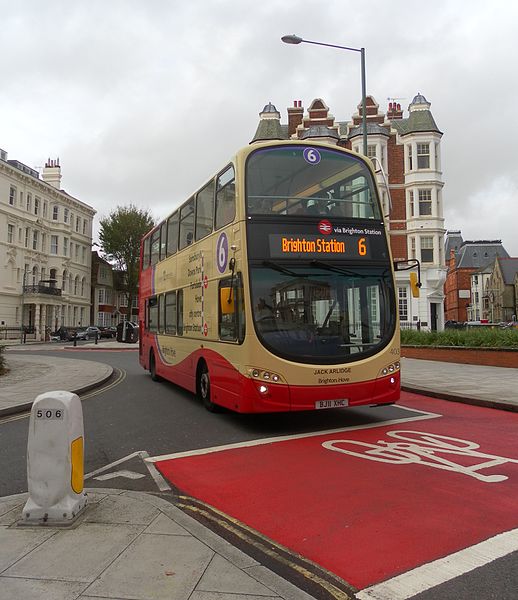 File:BJ11 XHC (Route 6) at Palmeira Square, Hove (12642924905).jpg