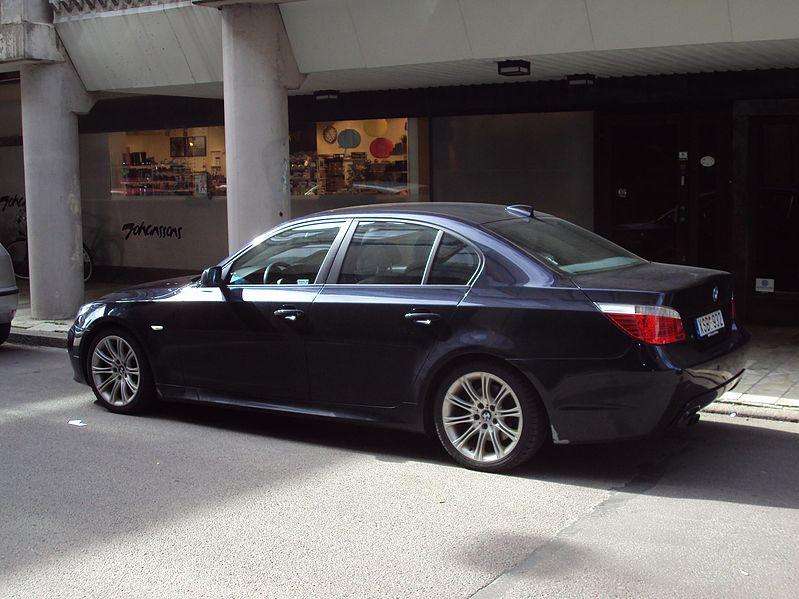 File:BMW 525i M Sport E60 (5979849730).jpg