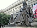 Monumento a Bach diante dos Museos Carnegie, Pittsburgh.