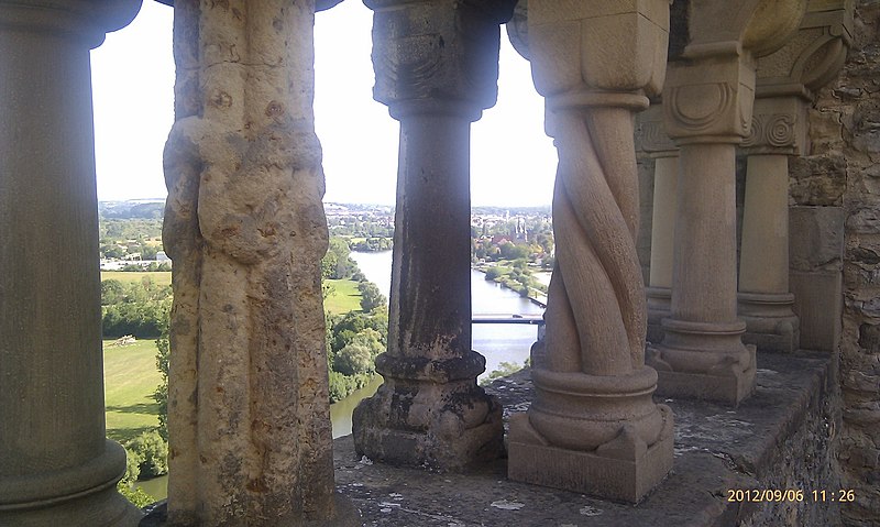 File:Bad Wimpfen, view through columns in porch of Kaiserpfalz - panoramio.jpg