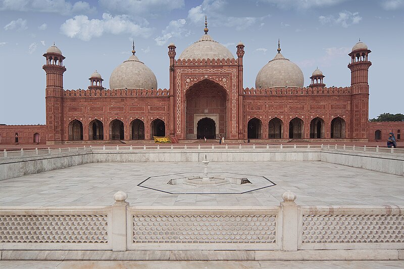 File:Badshahi Masjid, the Royal Mosque in Lahore, Pakistan.jpg