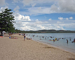 Güneye bakan Boquerón halk plajı