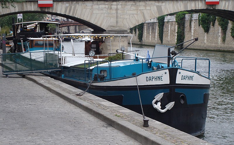 File:Bargedaphné.jpg