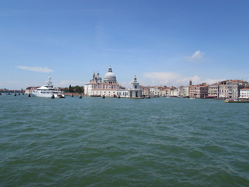 File:Basilica Santa Maria della Salute din Venetia.jpg