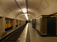 Bahnsteig des U-Bahnhofs Mehringdamm während der Bauphase, 2012