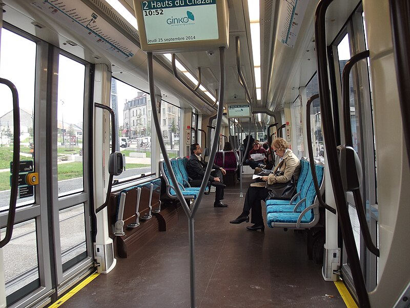 File:Besançon tram interieur.jpg