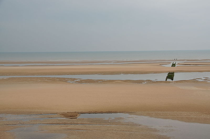 File:Blackpool Beach (5733).jpg