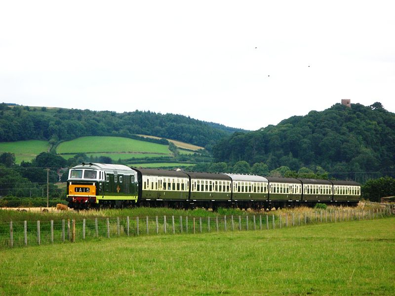 File:Blue Anchor 7017 Saturday up train.jpg