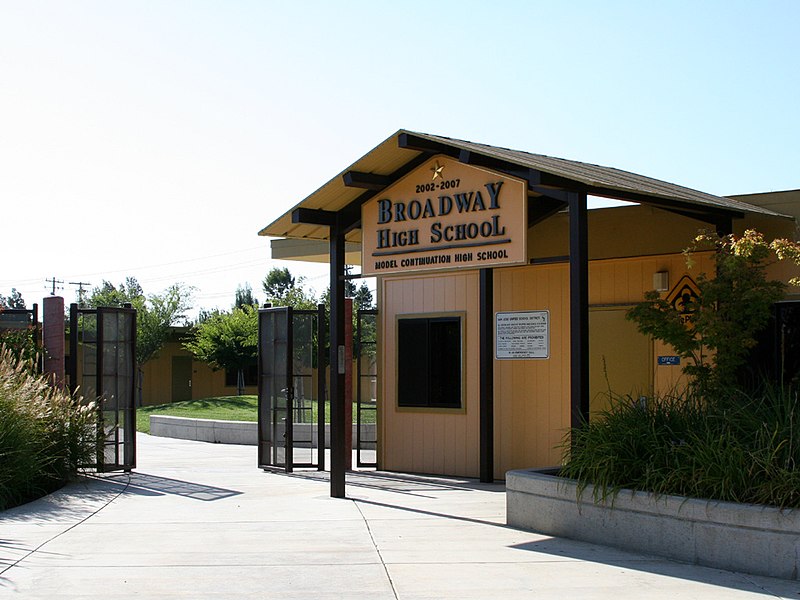 File:Broadway High School entrance.jpg