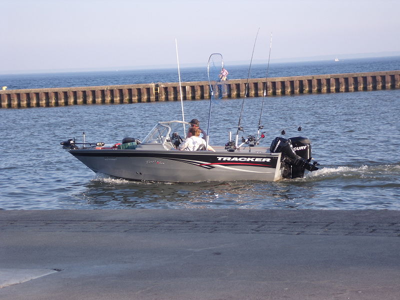 File:Bronte Harbour Boat 2.JPG