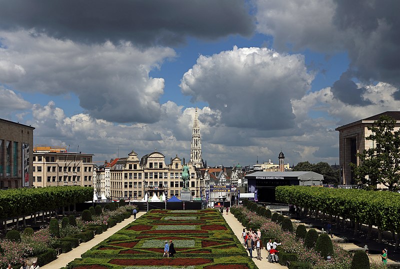 File:Brussels Kunstberg Mont des Arts R01.jpg