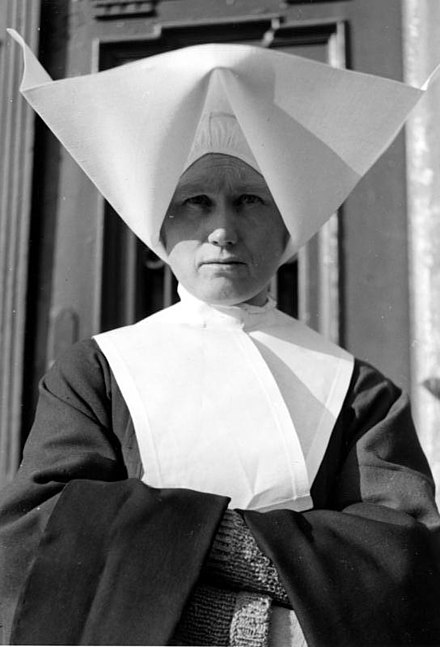 Polish nun wearing a white cornette and habit in 1939