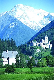 La catena delle Alpi della Zillertal, vista dal comune di Campo Tures posto a meridione