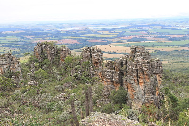 File:CONDOMÍNIO DE PEDRAS 12.jpg