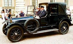 Cadillac 57 V8 Town Car 1917.jpg
