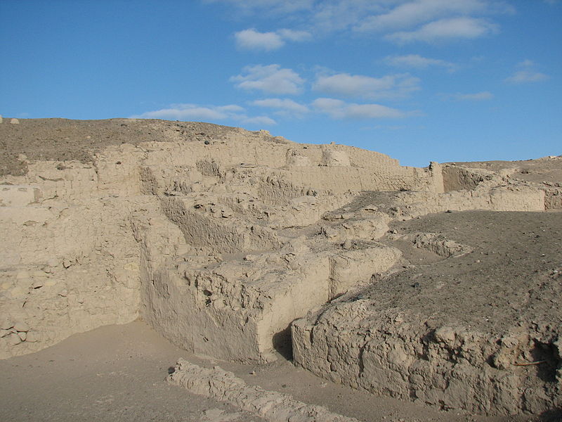 File:Cahuachi 01.jpg