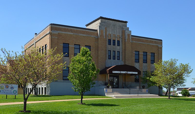 File:Camden County MO Courthouse 20160423 1916 2.jpg