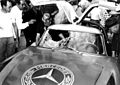1952年にメキシコで行われたレース中にコンドルが衝突したスポーツカー。