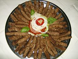 ボスニア料理 チェヴァプチチ (肉団子の串焼き)