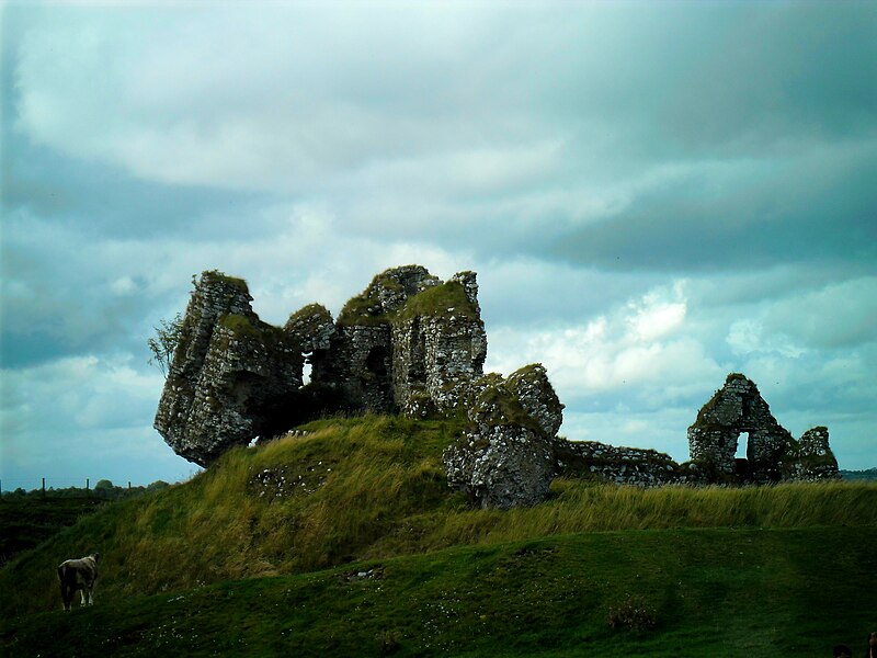 File:Château de Clonmacnoise.jpg